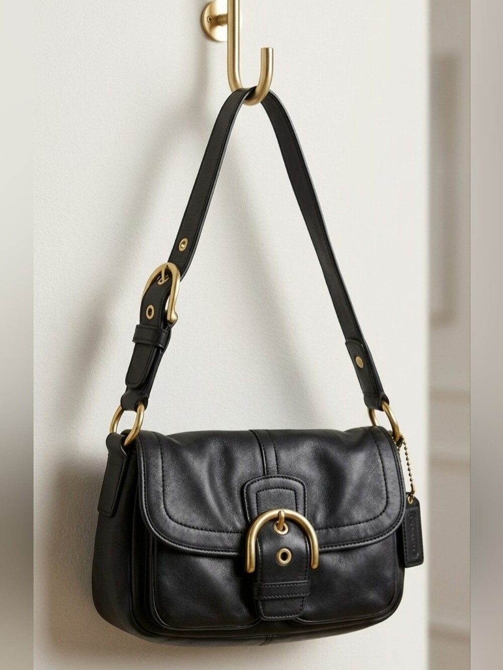 Vtg Coach Soho Pocket Flap Ladies Black F11842 Bag Good Condition